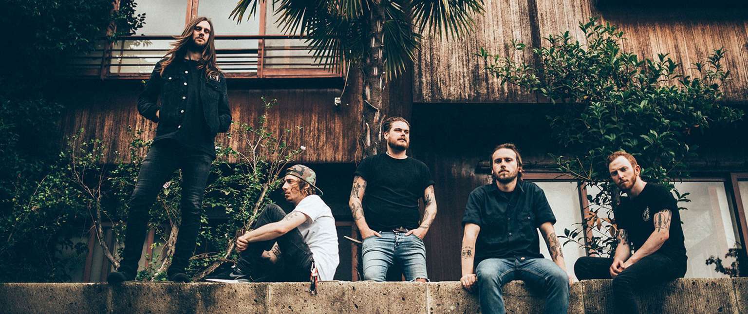 Обои while. Лоуренс тейлор while she sleeps. While she sleeps sleeps society special edition. While she sleeps you are we. While she sleeps sleeps society.